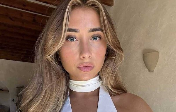 Модель OnlyFans Лили Филлипс побила мировой рекорд по числу половых партнёров за день.Лили переспала ... - 2