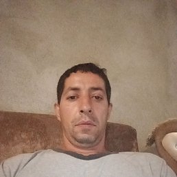 Samir, 40, 