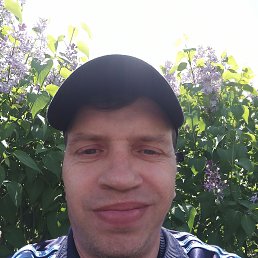 Alexandr, 44, 