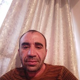 Armen, 48, 