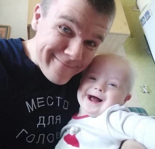 В России живёт Евгений — отец-одиночка, воспитывающий сына Мишу, который родился с синдромом Дауна. ...