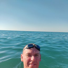 Stanislav, 45, 