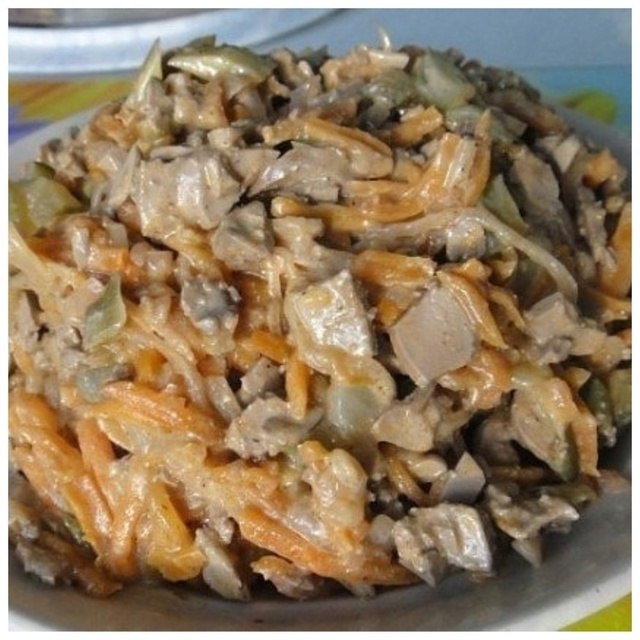 Салат "Диковинка" Очень вкусный салат с отварной печенью. Ингредиенты: - 500 г печени ...