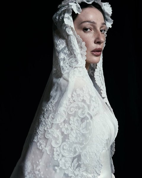 Этим утром делимся фотографиями со свадьбы Насти Ивлеевой и Филиппа Бегака. ЗАГС был в прошлом году, ... - 6