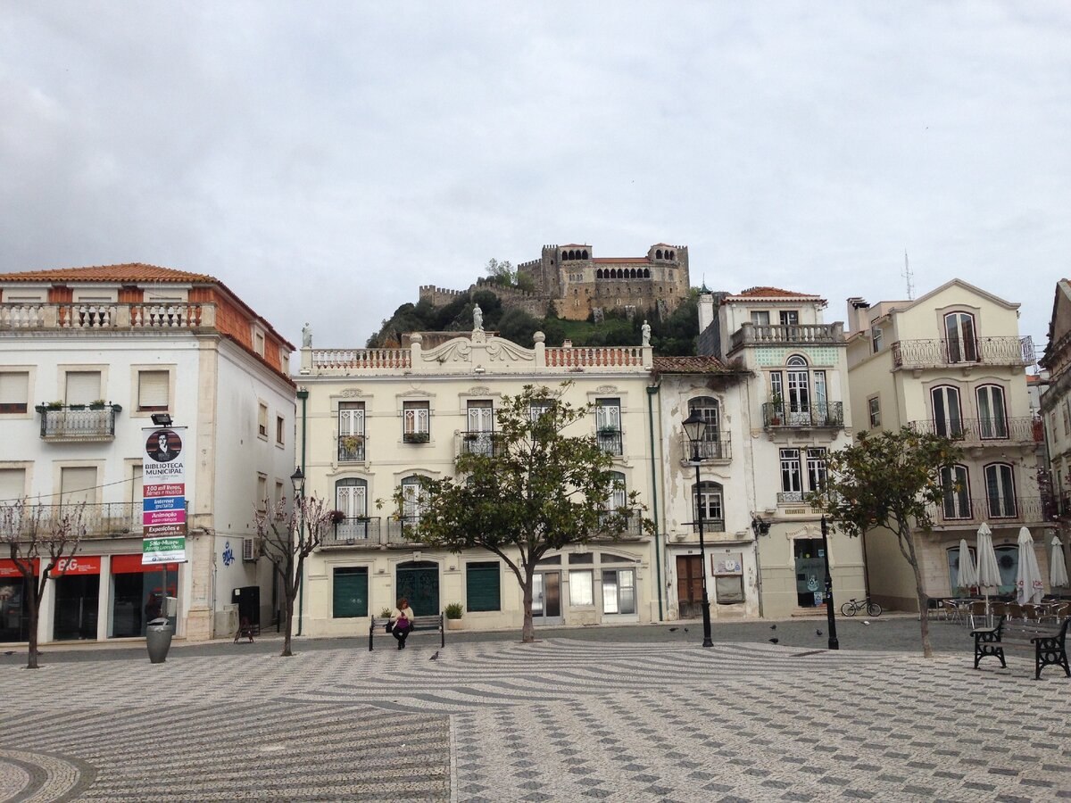  -     "castello de Leiria"