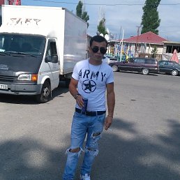 Arkadi, 29, 
