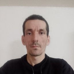 Sergei, 44, 