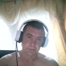 Dmitrij, 36, 
