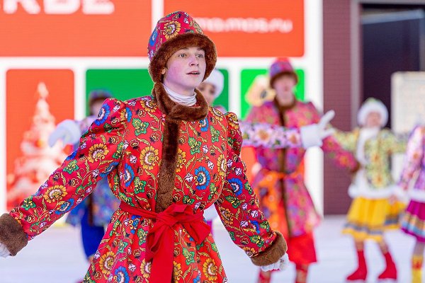 В Москве ведущие фигуристы представят ледовые шоу «Масленица».Среди участников — первая российская ... - 5