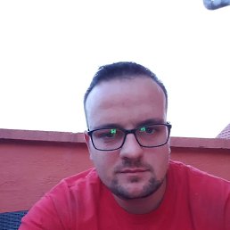 Andrej, 35, 