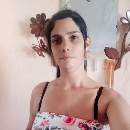 Dagna Triana, 33, 