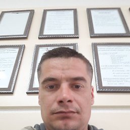Anatolii, 41, 