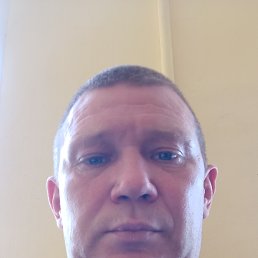 Ilya, 43, 