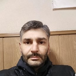 Archi, 42, 