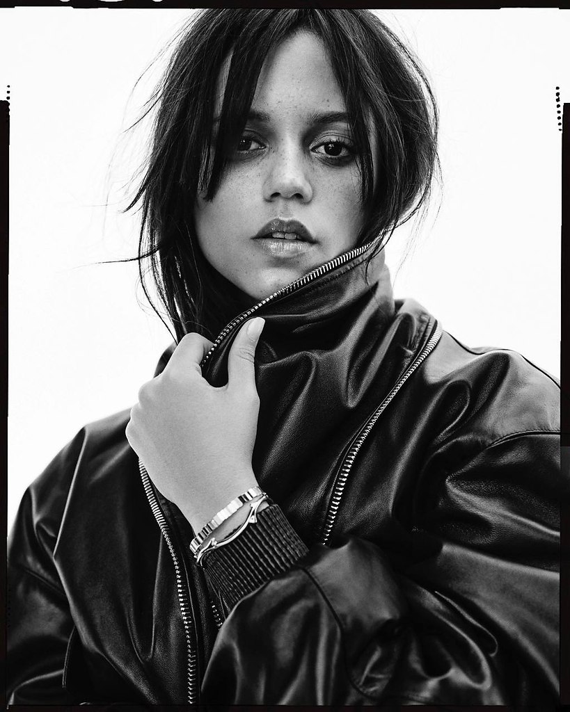    V Magazine - 2