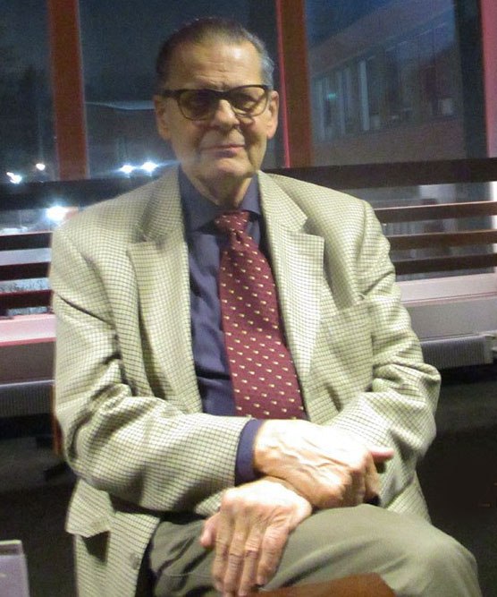 День объятий сегодня... :-).Обними меня крепче, любимый,Будь опорой, будь рядом со мной.Только ...