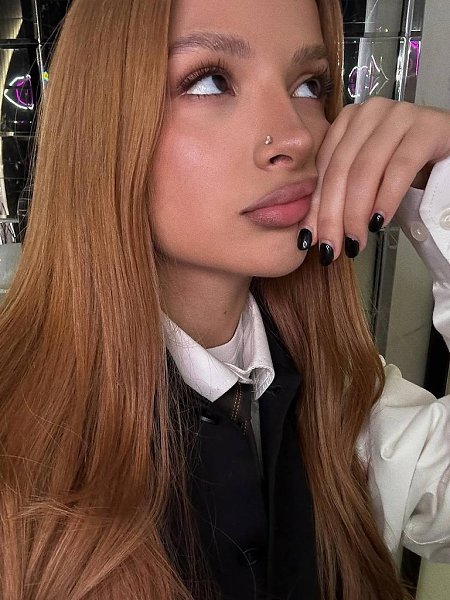 Амина Тендерлибае радует подписчиков свежими снимками. - 2
