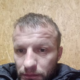 arturas, 32, 