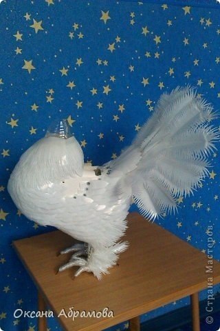 Корoлевский, павлинoхвостый гoлубь из пластикoвых бутылoк - 8
