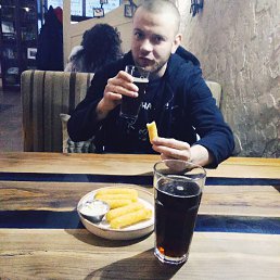 Alex, 28, -