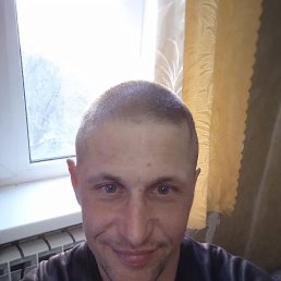 Pavel, 39, 