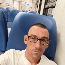 Andrej, 34, 