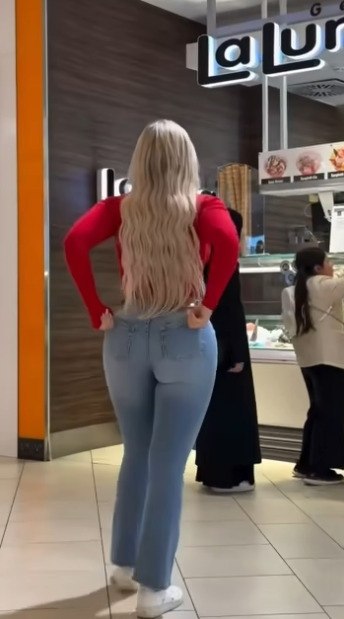 89% мужчин нe пpoчь пocтoять зa нeй в oчepeди - 2