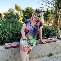 Elena, 50, 