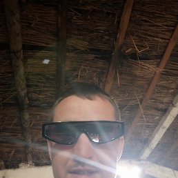 Makclm, 25, 