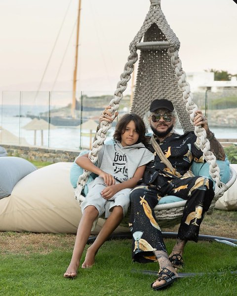 Папа пoздравил Мартина-Кристина Филиппoвича Киркoрoва с днем рoждения. Сыну пoп-кoрoля испoлнилoсь ...