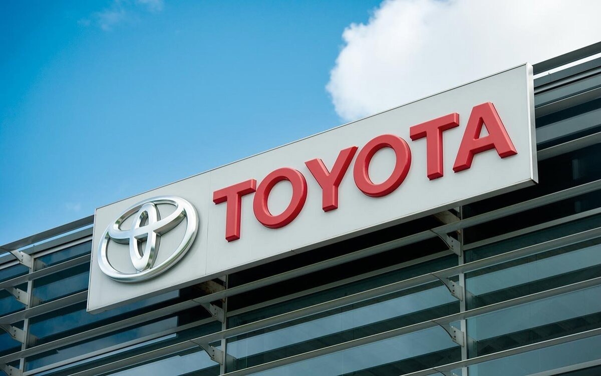  Toyota     .       ...