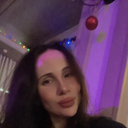 Mari, 36, 