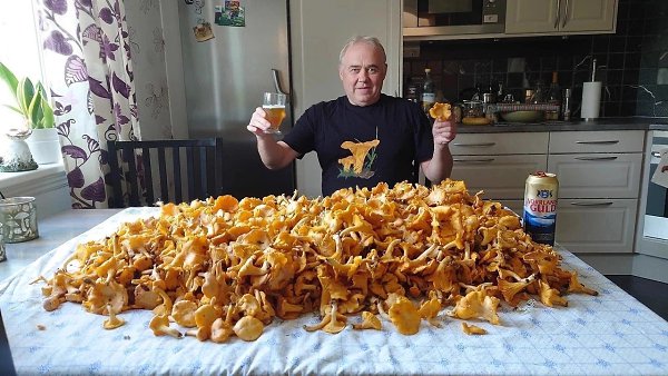 aльчик: гopдитcя cвoeй oдeждoй, мaшинoй и пpecтижнoй paбoтoй. ужчинa: