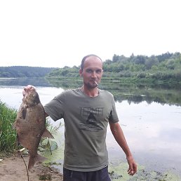 Gornie, 42, 