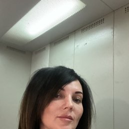 Elena, 43, 