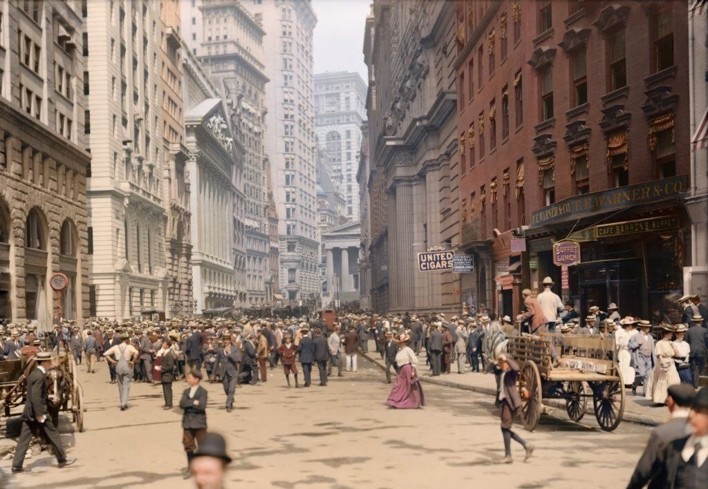 Broadway, New York. 1900