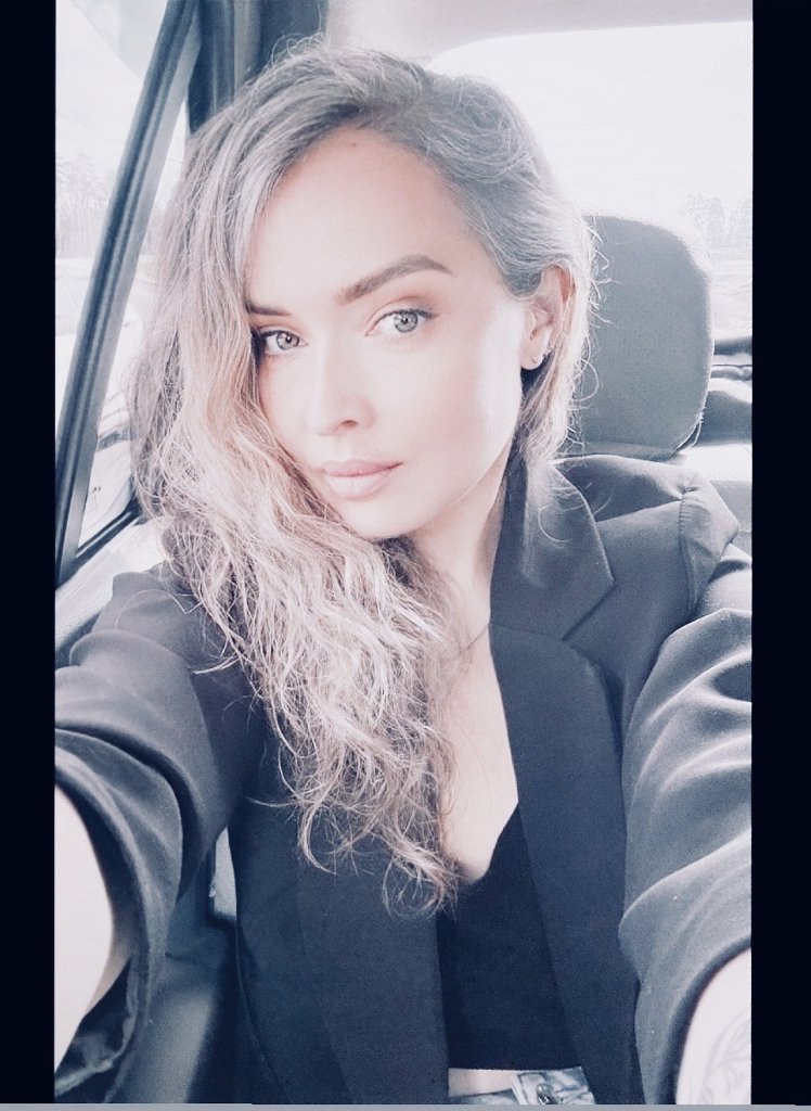  🙃 - 1  2025  22:00