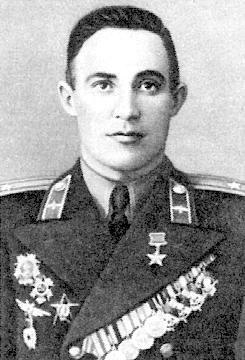 Меренков Виктор Алексеевич.Родился 1 Сентября 1923 года в городе Орёл, в семье рабочего. Окончил 7 ...