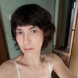 Talia, 49, 
