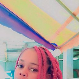 Estelle, 36, 