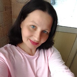 Zoya, 40, 