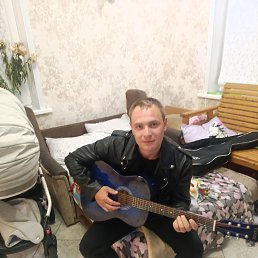 Aleksandr , 30, 