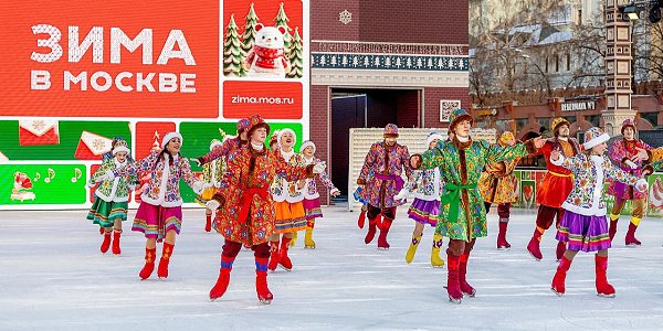 В Москве ведущие фигуристы представят ледовые шоу «Масленица».Среди участников — первая российская ...