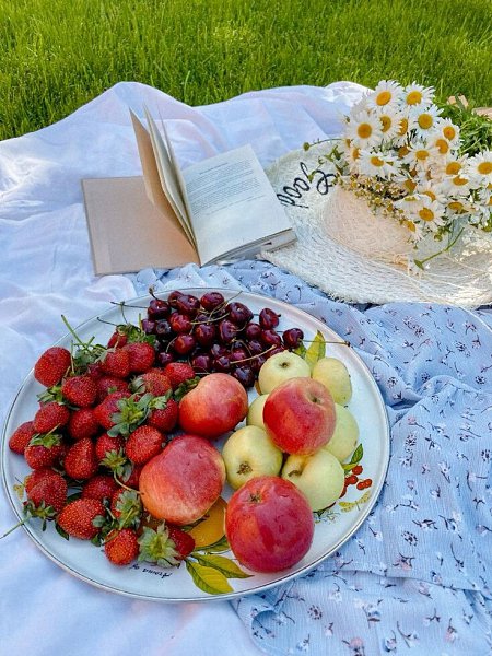 Время, которое у нас якобы есть, — самое лукавое из наваждений. Всё, что у нас есть — это ...