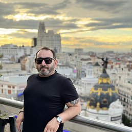 Tarantino, 52, 