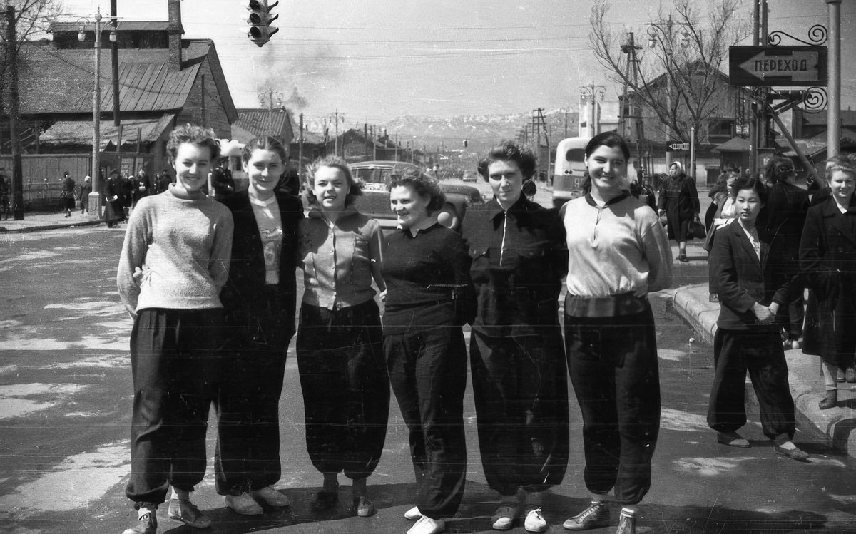  -, 1962 .