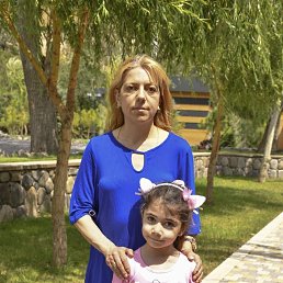 Nonna, 41, 