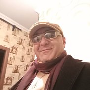 Artur, 53 ����, �����������
