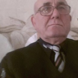 Mihail, 73, 