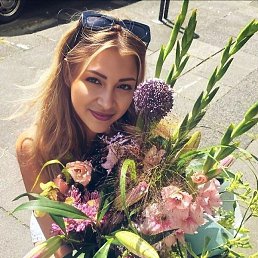 Julia, �����, 35 ���
